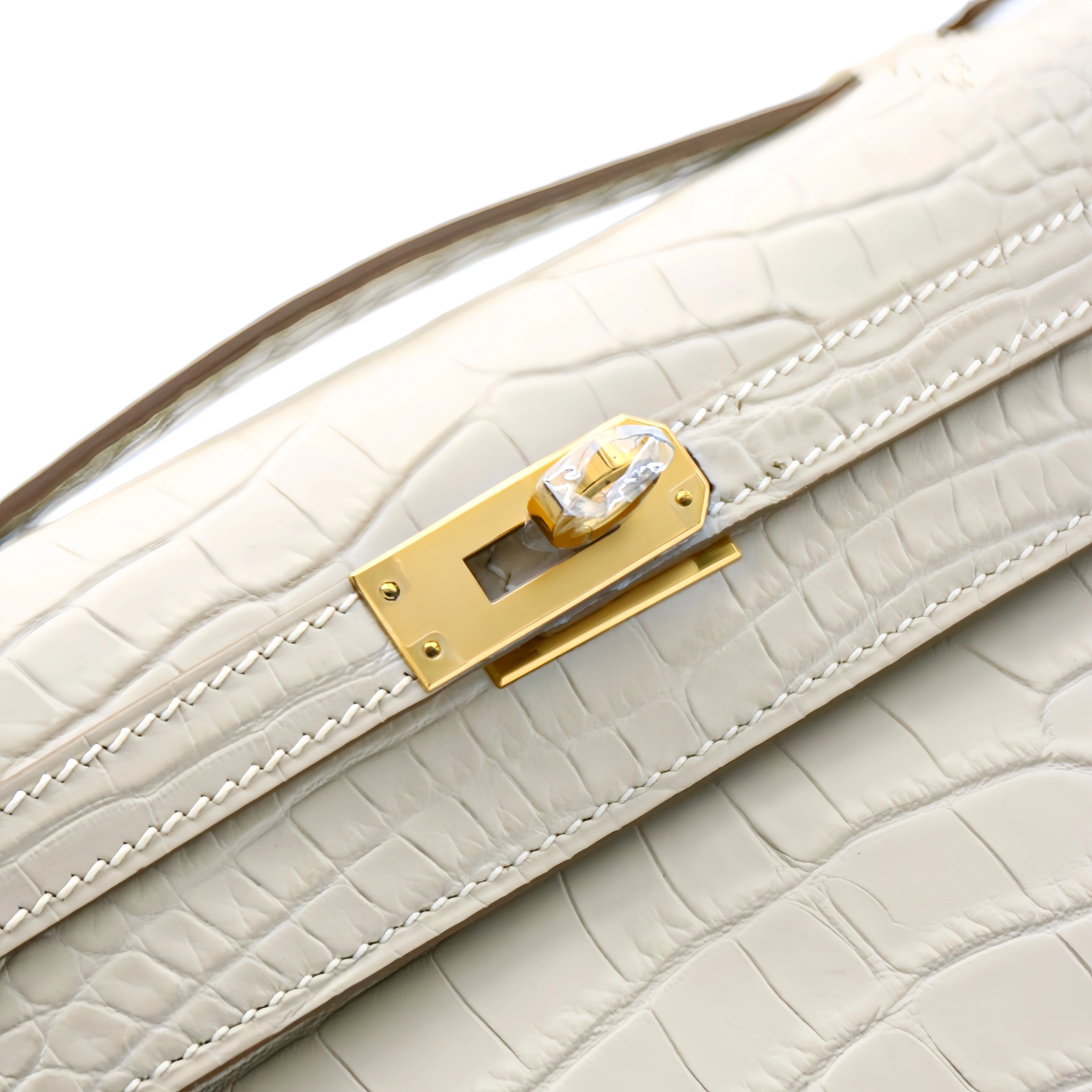 MK I 22 Matte Alligator Handbag Beton