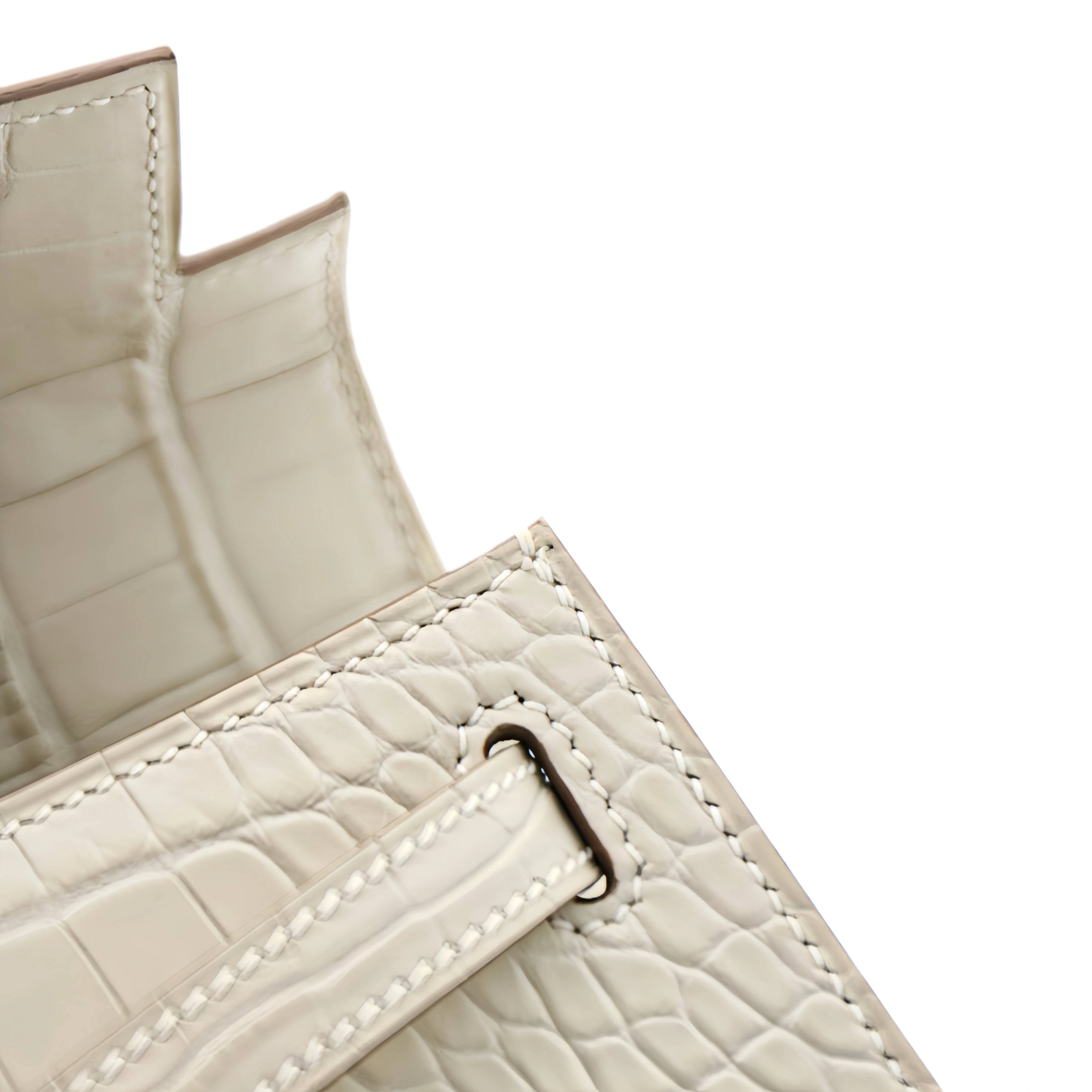 MK I 22 Matte Alligator Handbag Beton